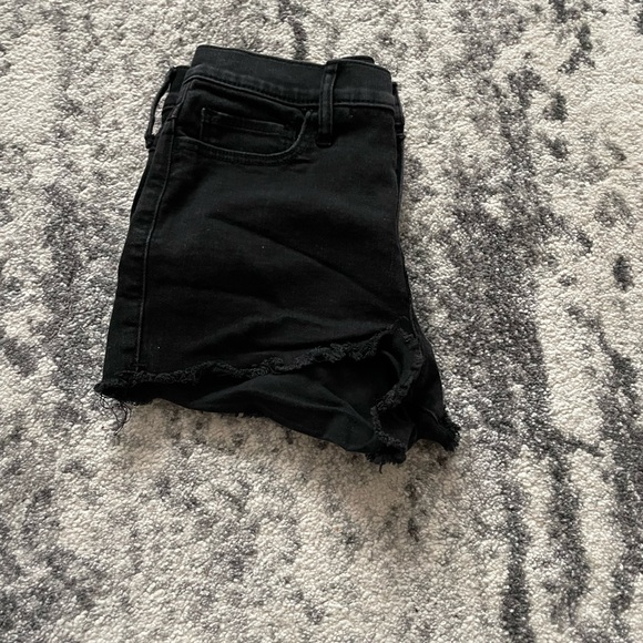 Abercrombie & Fitch - Women’s Black Distressed Hem Jean Shorts - 26 - Picture 5 of 5
